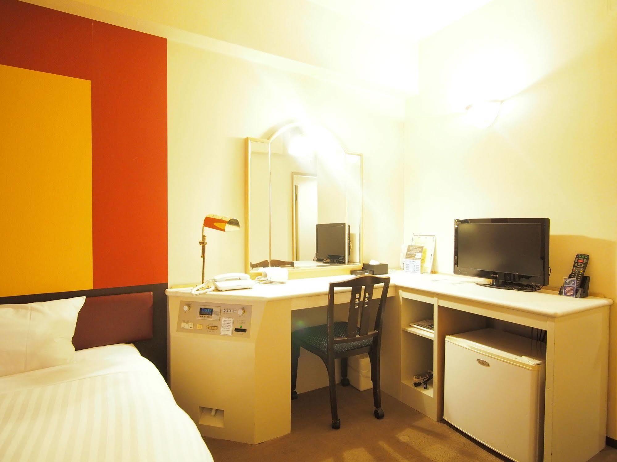 Yokohama Isezakicho Washington Hotel Экстерьер фото