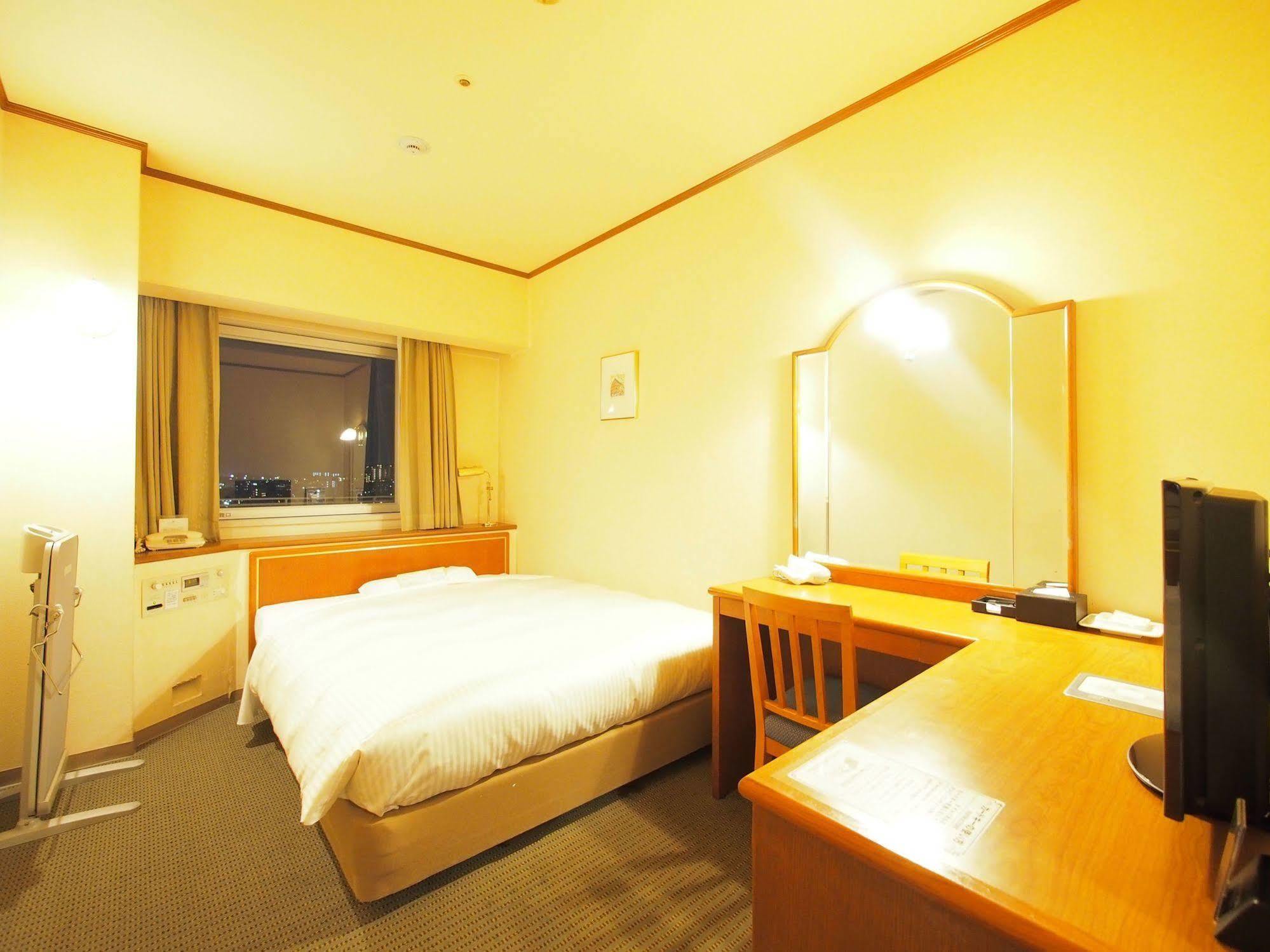 Yokohama Isezakicho Washington Hotel Экстерьер фото